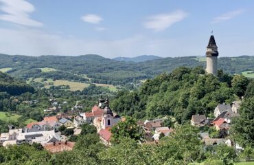 Výhled na město Štramberk ze skály Rudý